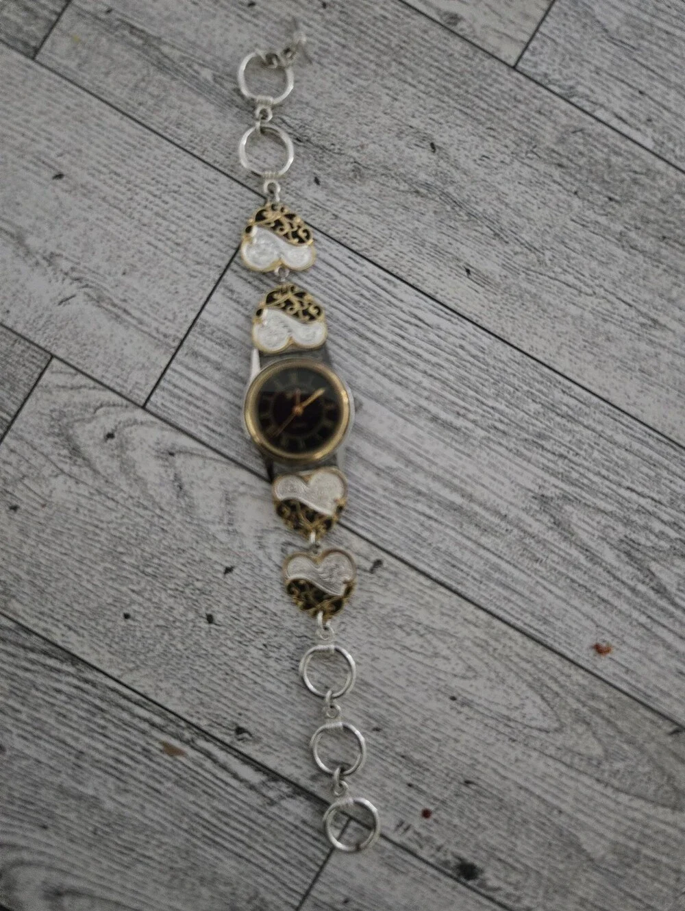 Vintage Two-Tone Heart Link Women's Bracelet Watch - Gold & Silver